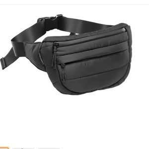 NWT Stormtech adventure/concert /game time Quilted Bag